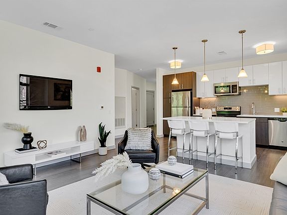 4th image of 99 Tremont St #519