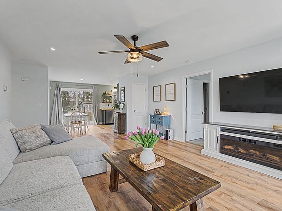 5th image of 509 D V Cir