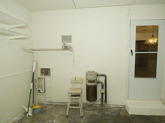 3rd image of 4016 Terrace Dr