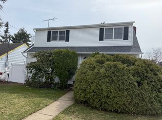 (Undisclosed Address), Hicksville, NY 11801