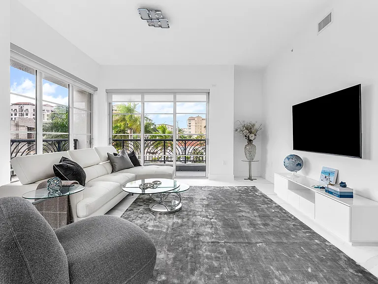 155 E Boca Raton Rd #303 — Photo 6