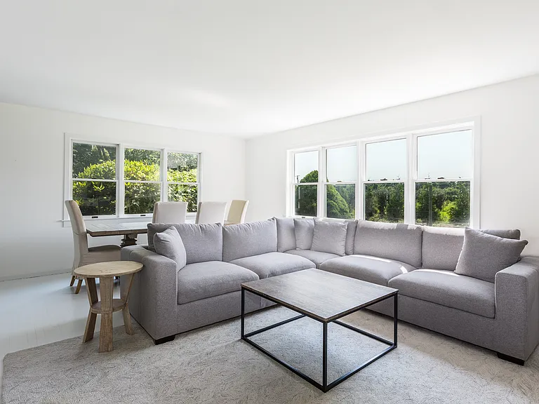 31 Wainscott Main St — Photo 4