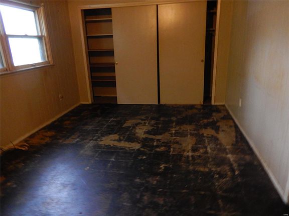 3rd image of 8407 Rosalind Ct