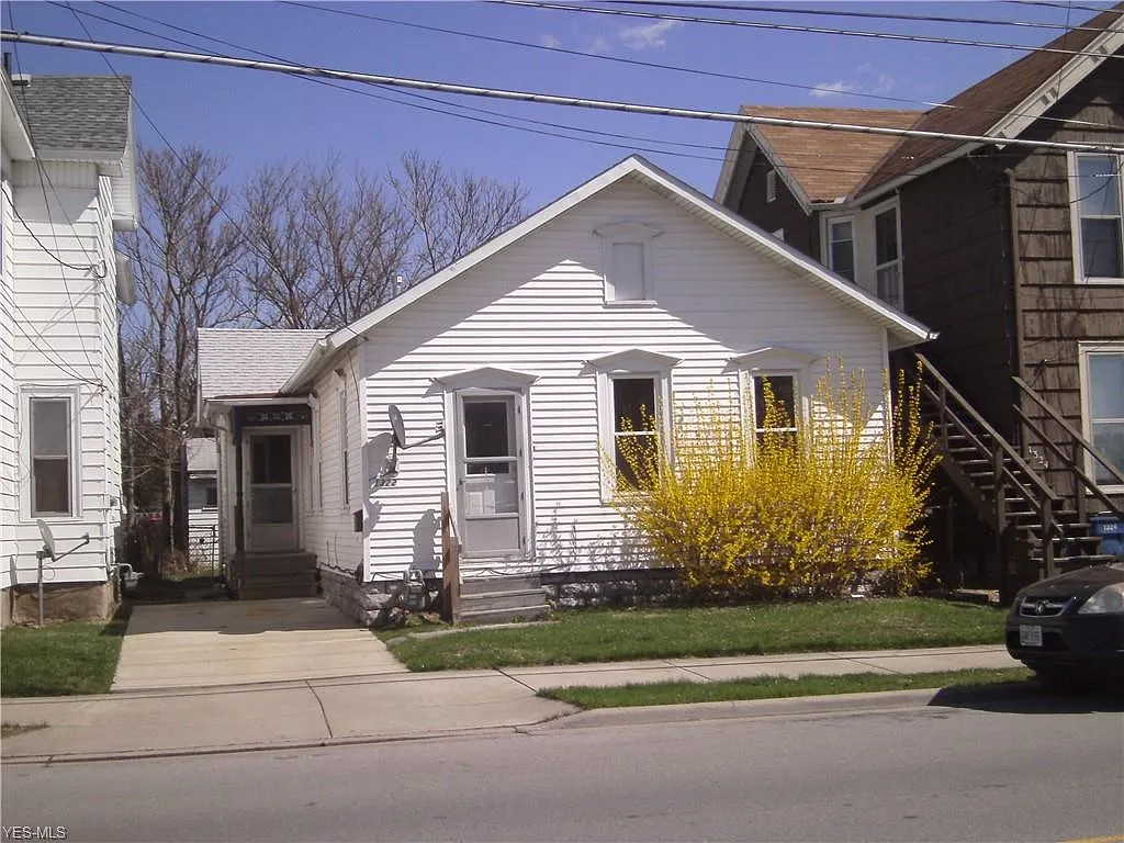 1322 Hayes Ave photo 1