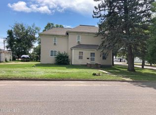 404 E Pine St, Sisseton, SD 57262