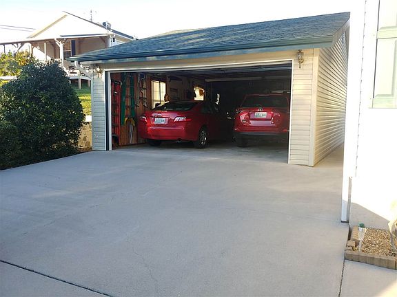 4th image of 105 Danielle Dr