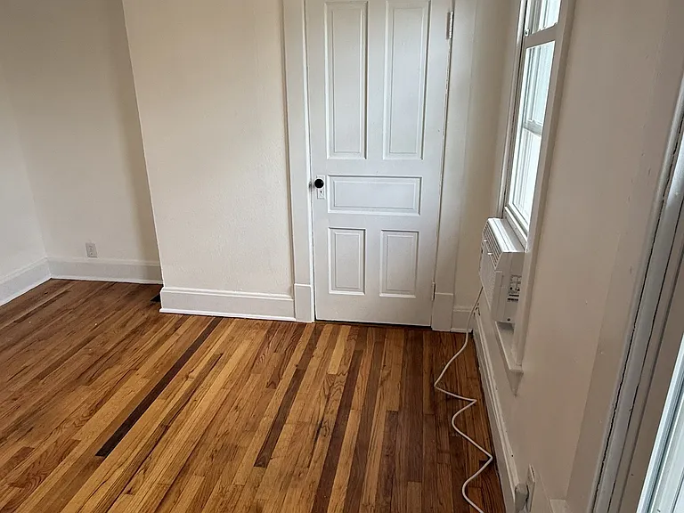 242 Hoover St — Photo 27