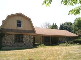 3N469 Townhall Rd, Elburn, IL 60119