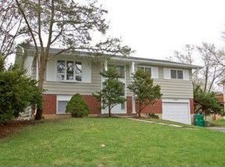 2S571 Gray Ave, Lombard, IL 60148