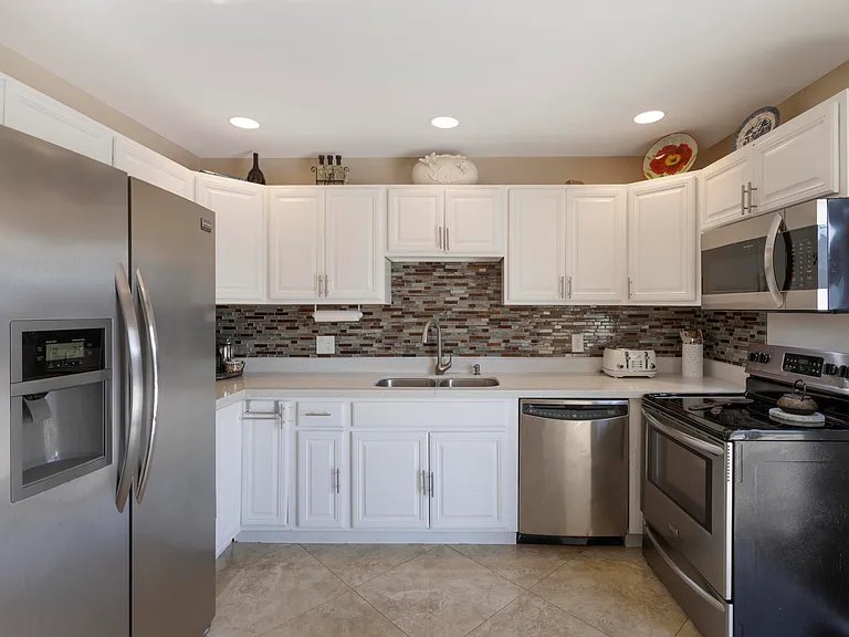832 Green St #1 — Photo 7