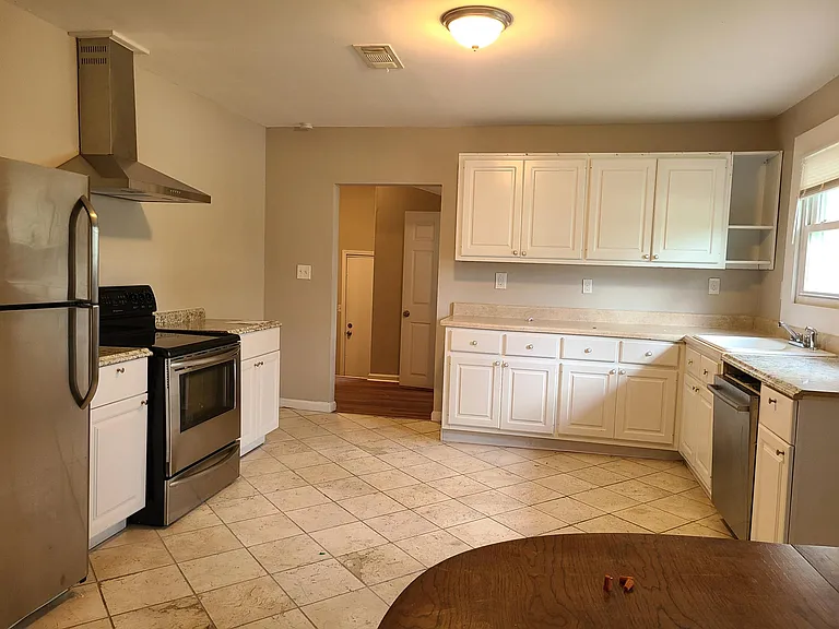 601 S Elizabeth Pl NW — Photo 5