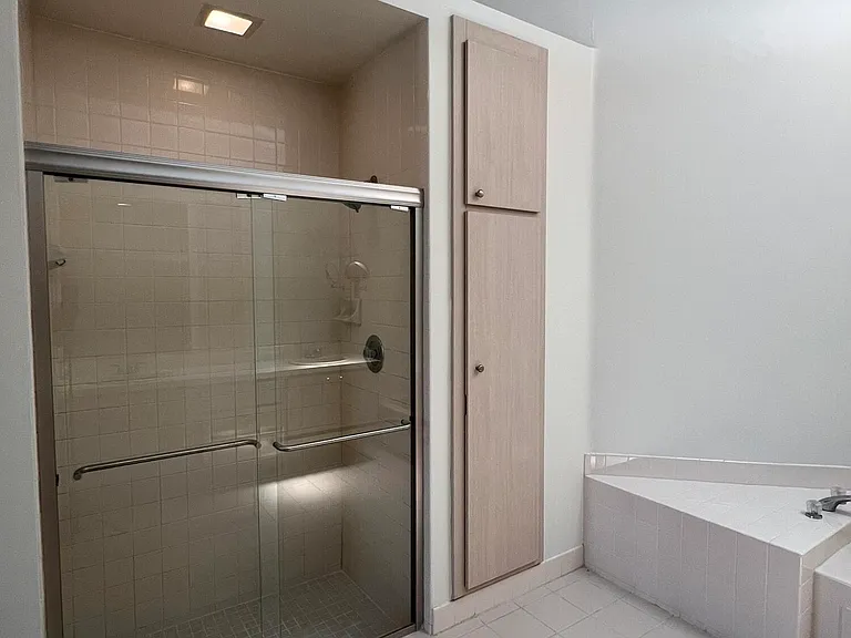 244 Hampton Pl — Photo 17