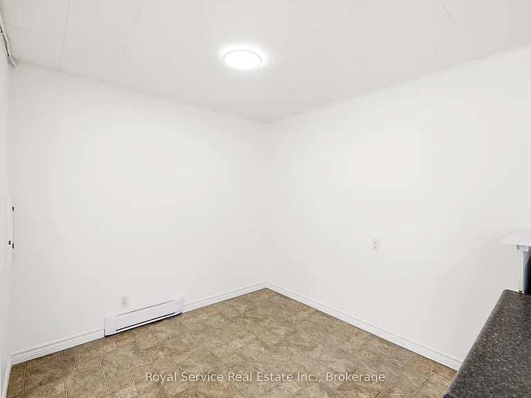 118 Perry St #19 — Photo 14