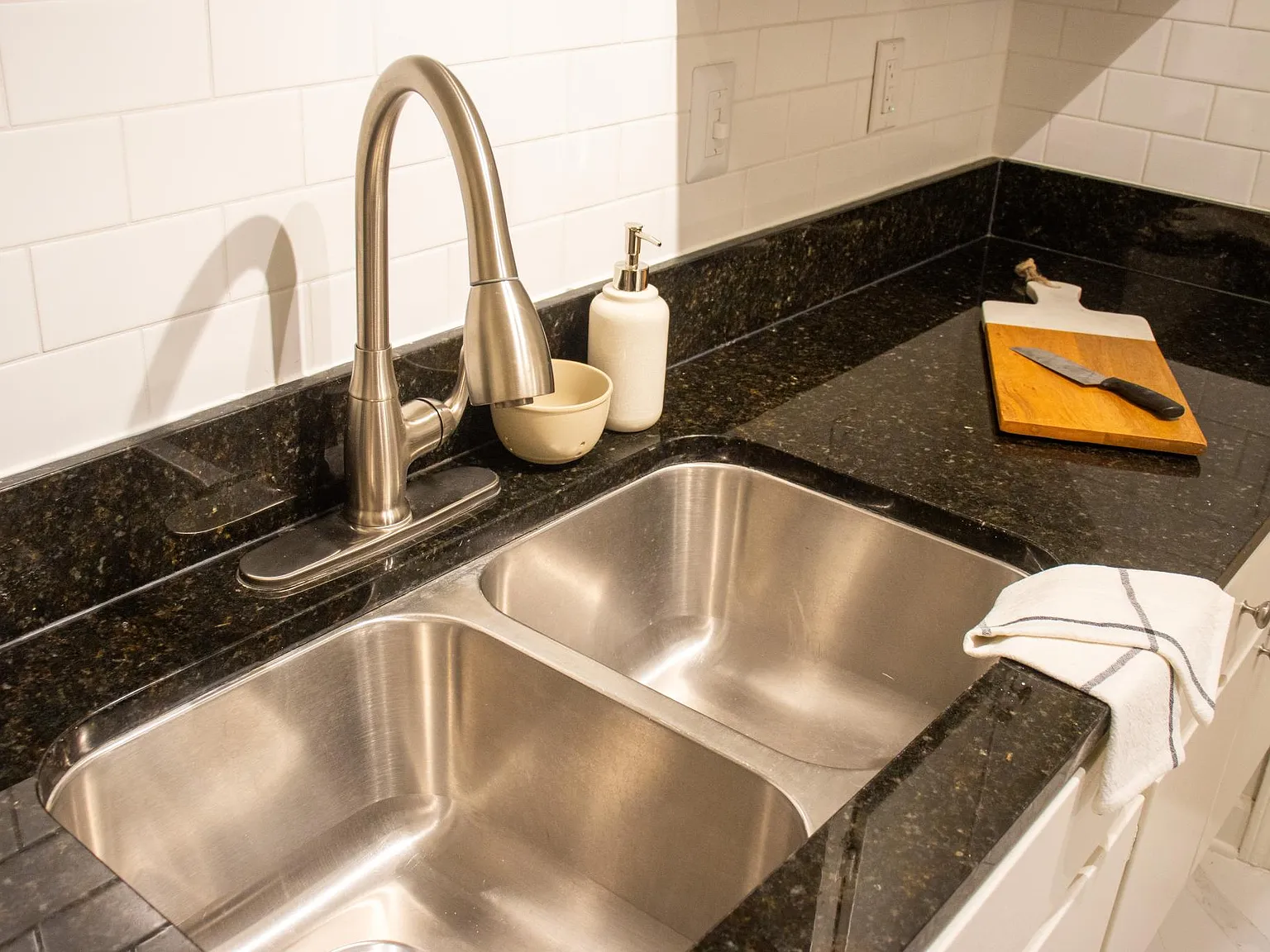 1 bed, 800 sqft, $1,549 — Photo 3
