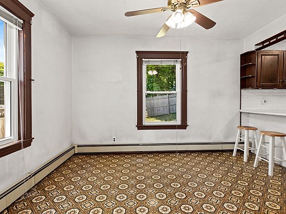 5th image of 89 Essex St