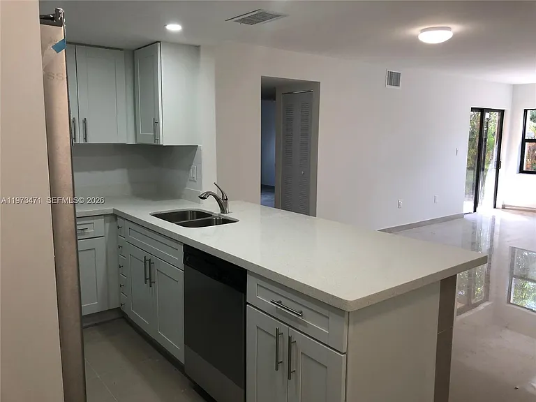 8883 Fontainebleau Blvd #101-A — Photo 2
