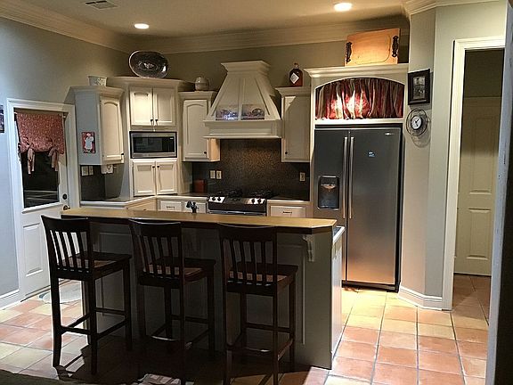 4th image of 422 Breemen Cir