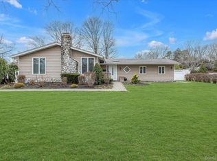 9 Lauren Avenue, Dix Hills, NY 11746
