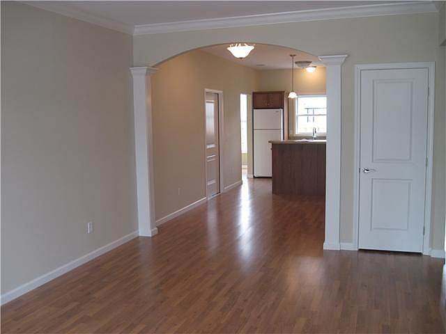 2nd image of 1622 Brooklynn Park E