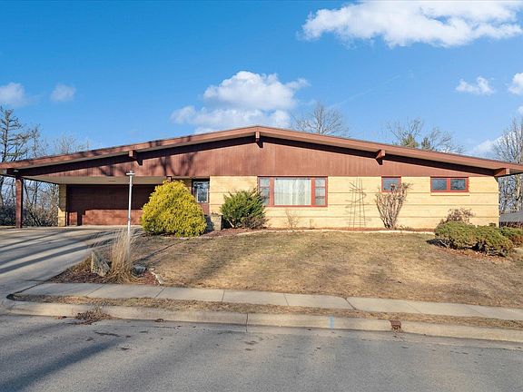 2nd image of 2857 Northridge Dr
