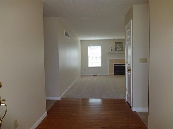 3rd image of 4820 Highland Oaks Dr
