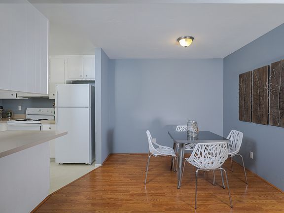 5th image of 511 Sandalwood Pl Unit 4