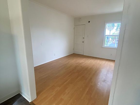 4th image of 5920 Melrose Ave #5924-6