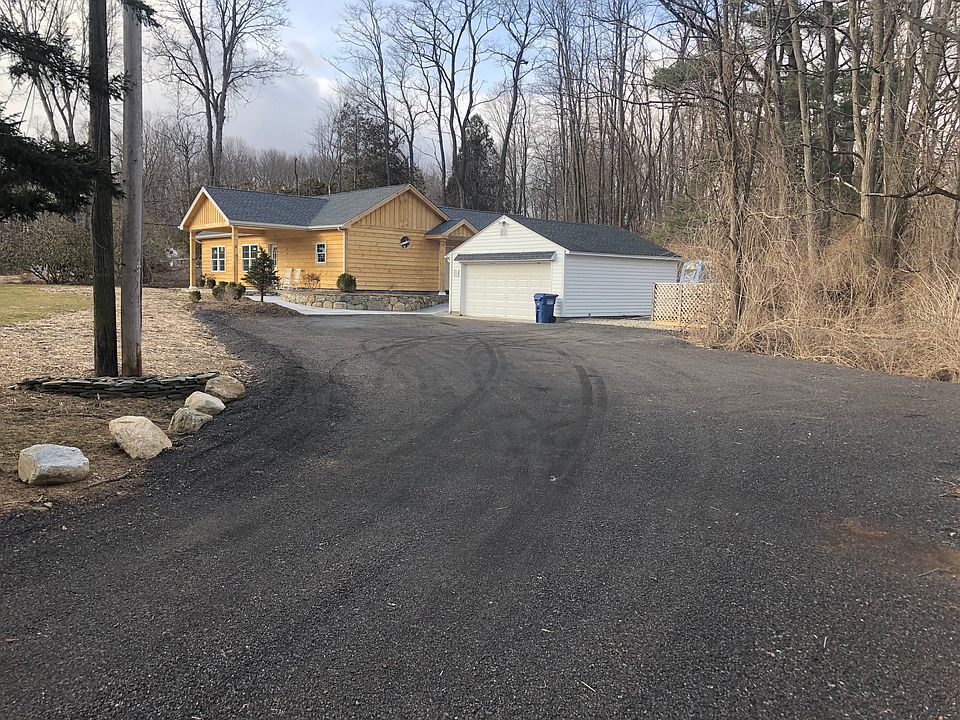 1st image of 6 Ernest Ln