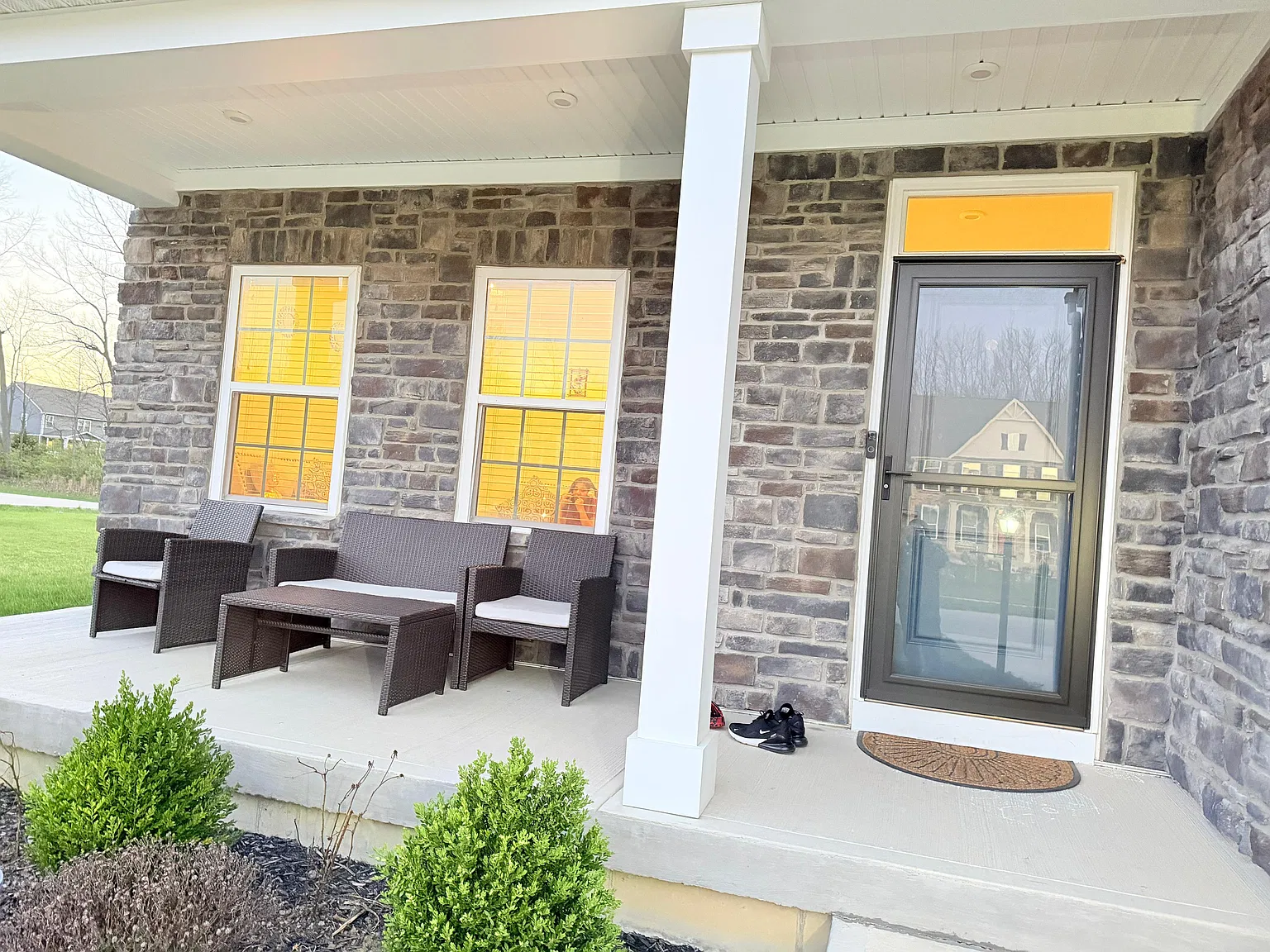 5 bed, 3210 sqft, $3,999 — Photo 2