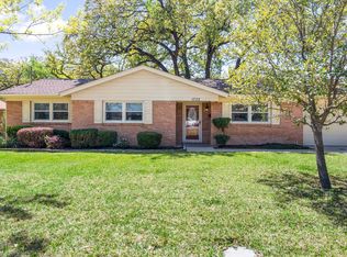 1702 Hendrix Dr, Irving, TX