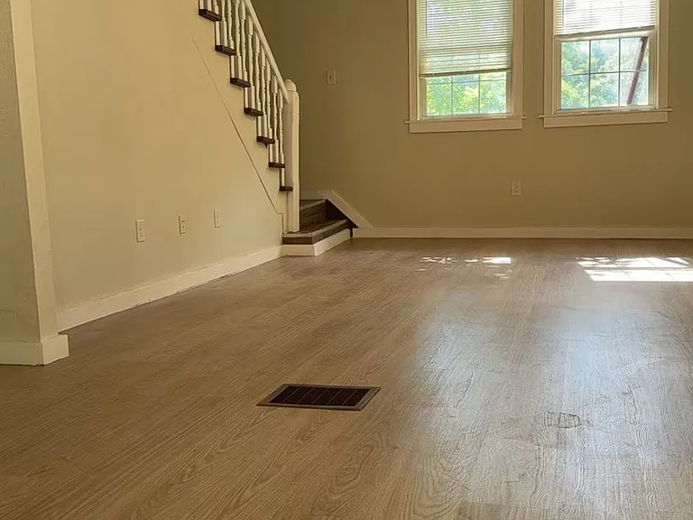 428 Mortimer Ave — Photo 11