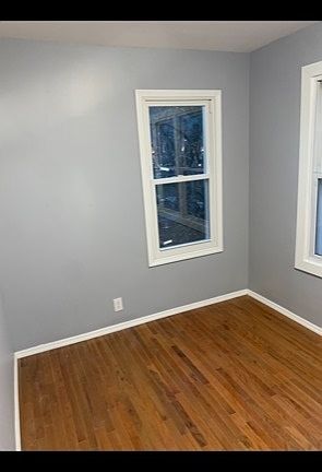 5th image of 19322 Woodhull Ave