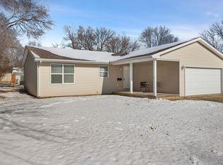 2310 E Country Squire Dr, Urbana, IL 61802