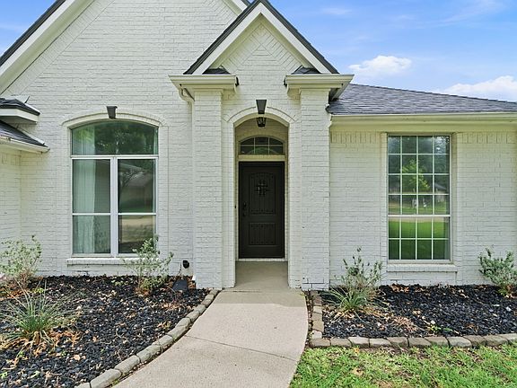3rd image of 8 Waterwood Ct