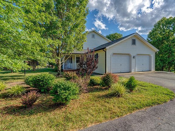 3rd image of 3969 Horsepen Mountain Dr