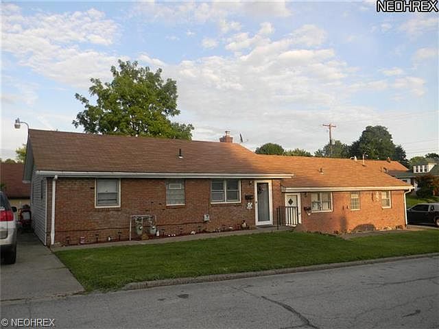 1st image of 458 Devitt Ave #458