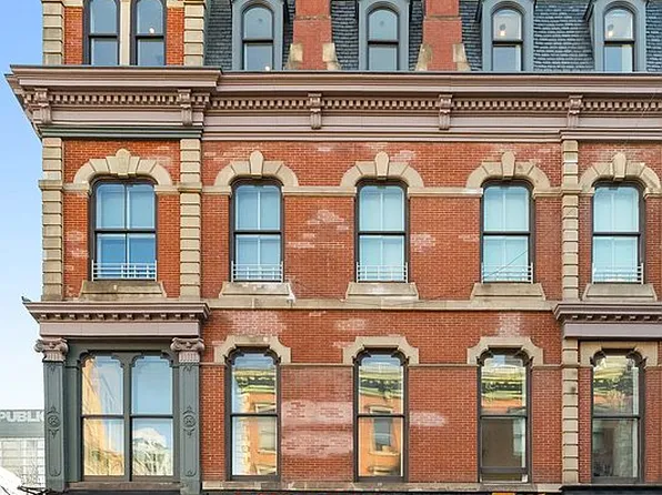 2 Bleecker St, New York, NY 10012