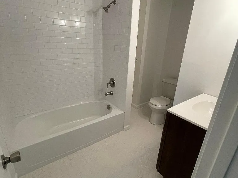 592 Royal Oak Dr #10 — Photo 3