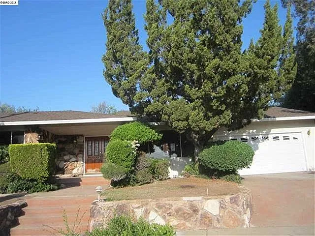 34 Barrie Ct photo 1