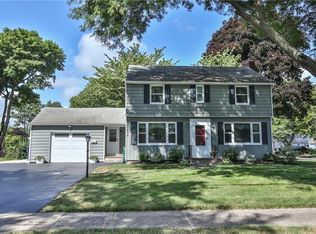 121 Ridgeview Dr, Rochester, NY 14617