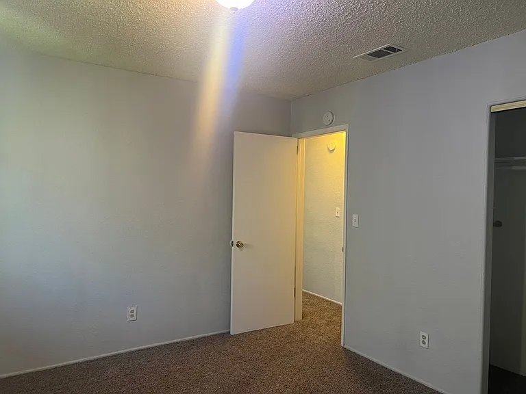 229 S Buena Vista St — Photo 8