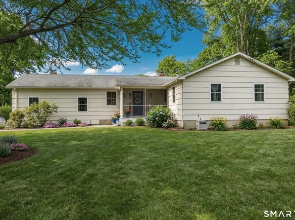 23 Meadowood Lane, Old Saybrook, CT 06475