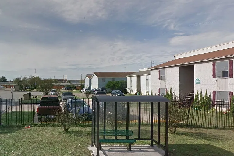 2701 Poplar Cir #G — Photo 1
