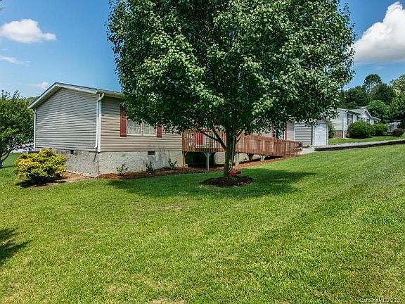 3rd image of 203 Sandy Creek Ct