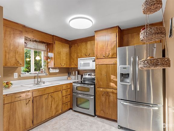 2nd image of 1730 150th Street SW