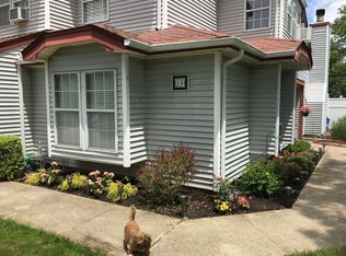 14 Burgoyne Ct, Coram, NY 11727