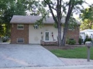 201 S Pinecrest Rd, Bolingbrook, IL 60440