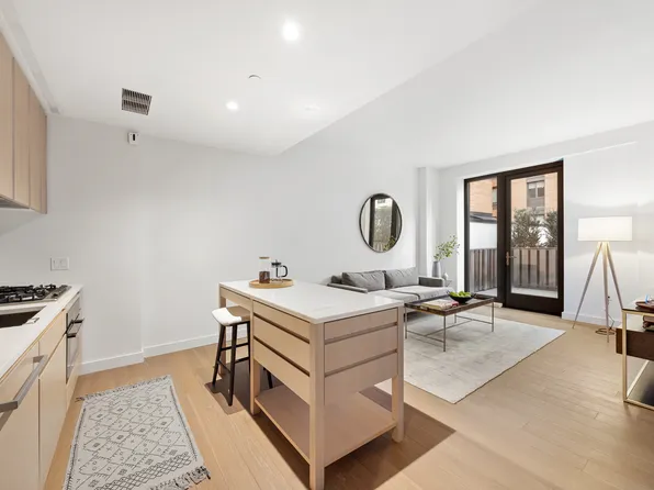 500 West 45th Street image 2 of 18