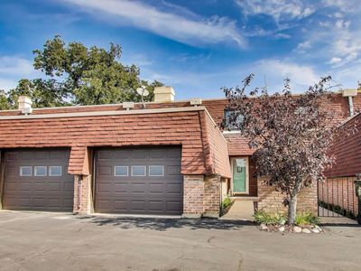 1057 Busse Hwy, Park Ridge, IL, 60068