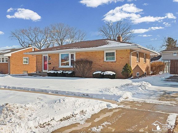 3rd image of 943 Western Ave